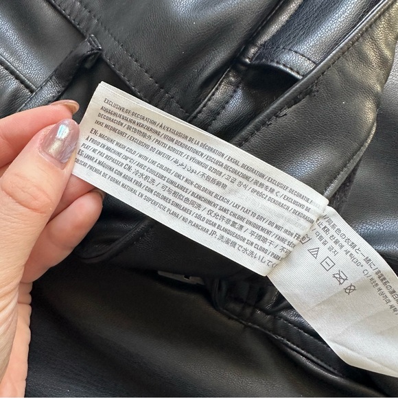 Hollister Ultra High-Rise 11R / W30 Faux Leather Pants - Picture 7 of 10